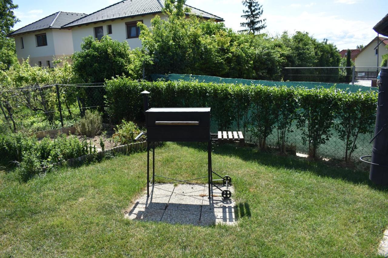 Lila Fuge Apartman Apartment Balatonfured Exterior photo