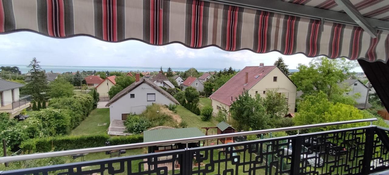 Lila Fuge Apartman Apartment Balatonfured Exterior photo