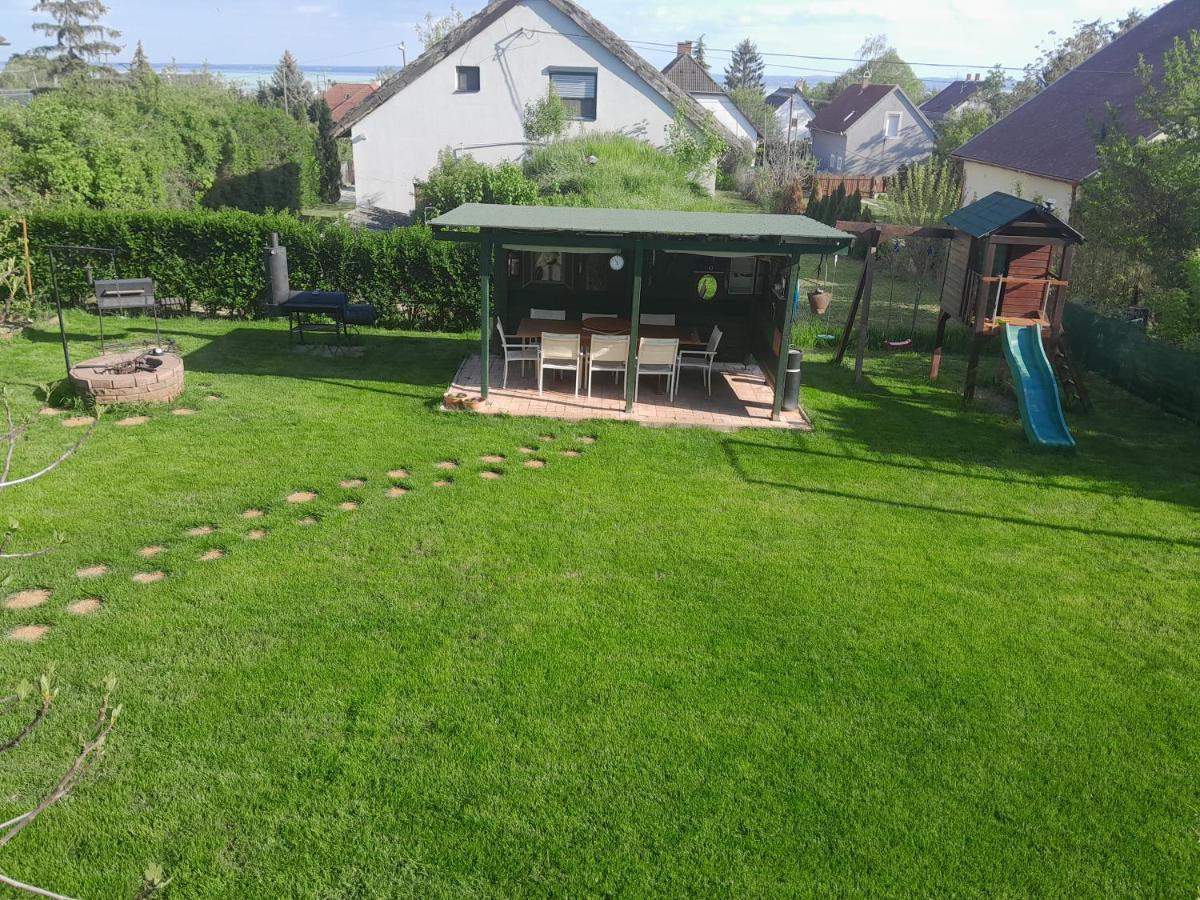 Lila Fuge Apartman Apartment Balatonfured Exterior photo