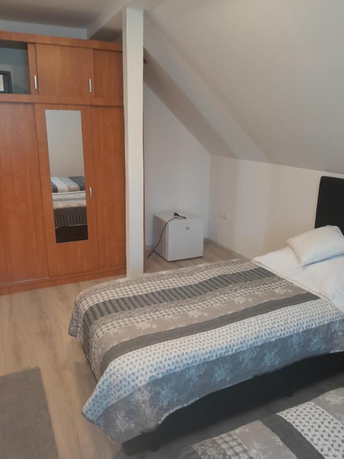 Lila Fuge Apartman Apartment Balatonfured Exterior photo