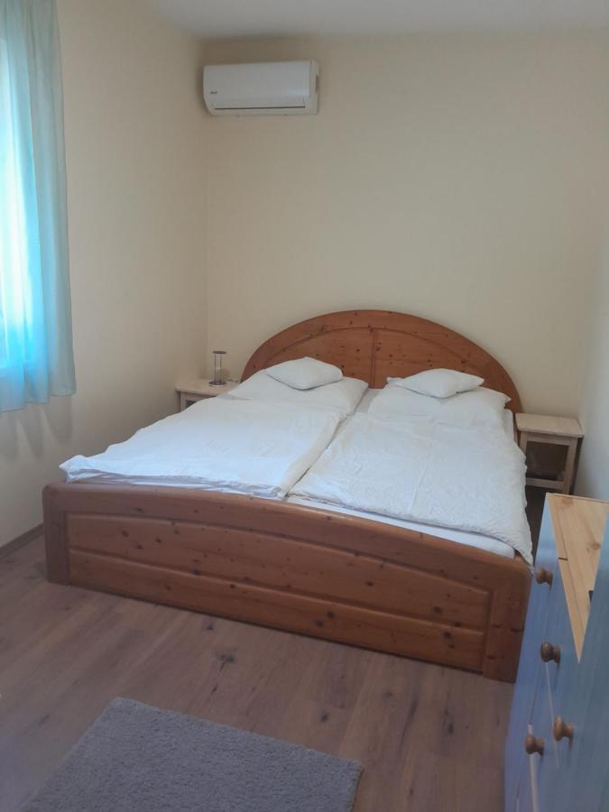 Lila Fuge Apartman Apartment Balatonfured Exterior photo