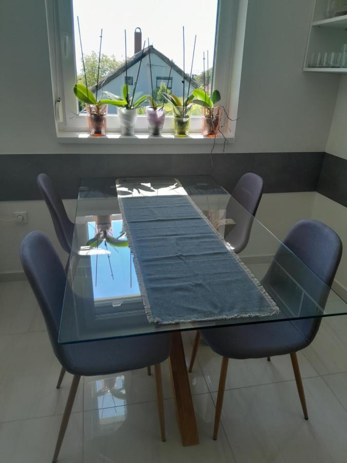 Lila Fuge Apartman Apartment Balatonfured Exterior photo