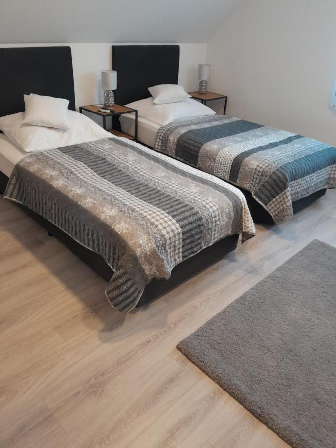 Lila Fuge Apartman Apartment Balatonfured Exterior photo
