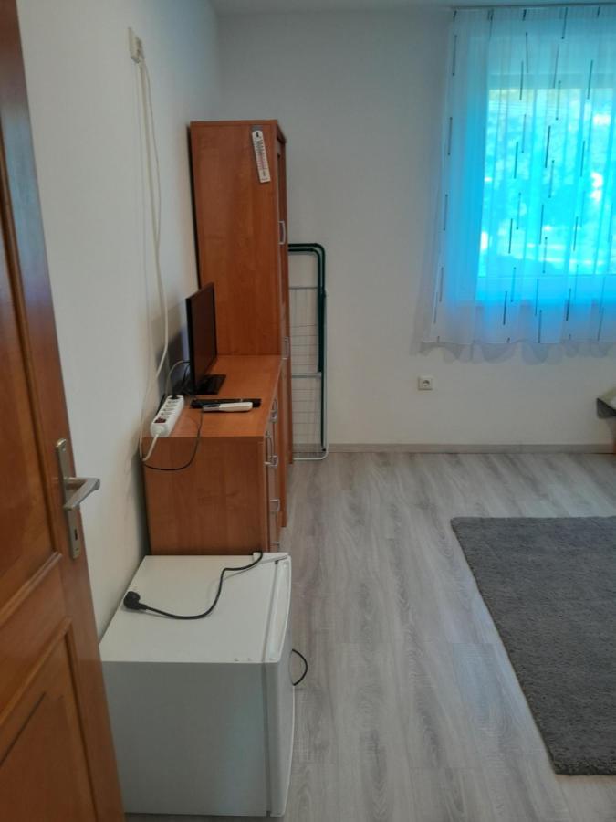 Lila Fuge Apartman Apartment Balatonfured Exterior photo