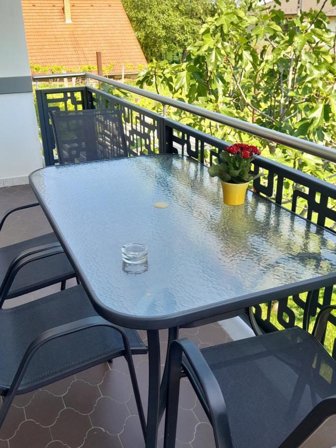 Lila Fuge Apartman Apartment Balatonfured Exterior photo