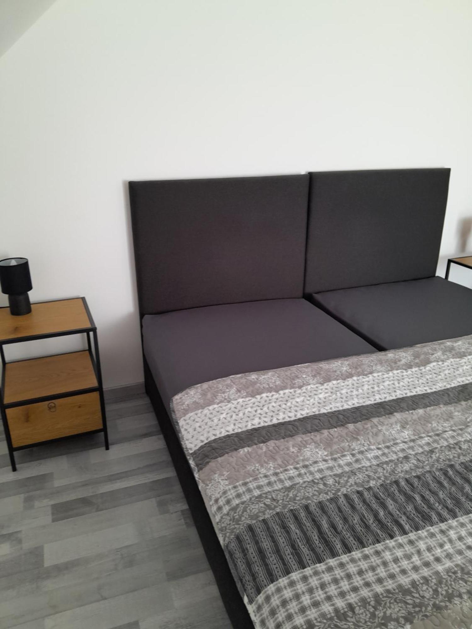 Lila Fuge Apartman Apartment Balatonfured Exterior photo